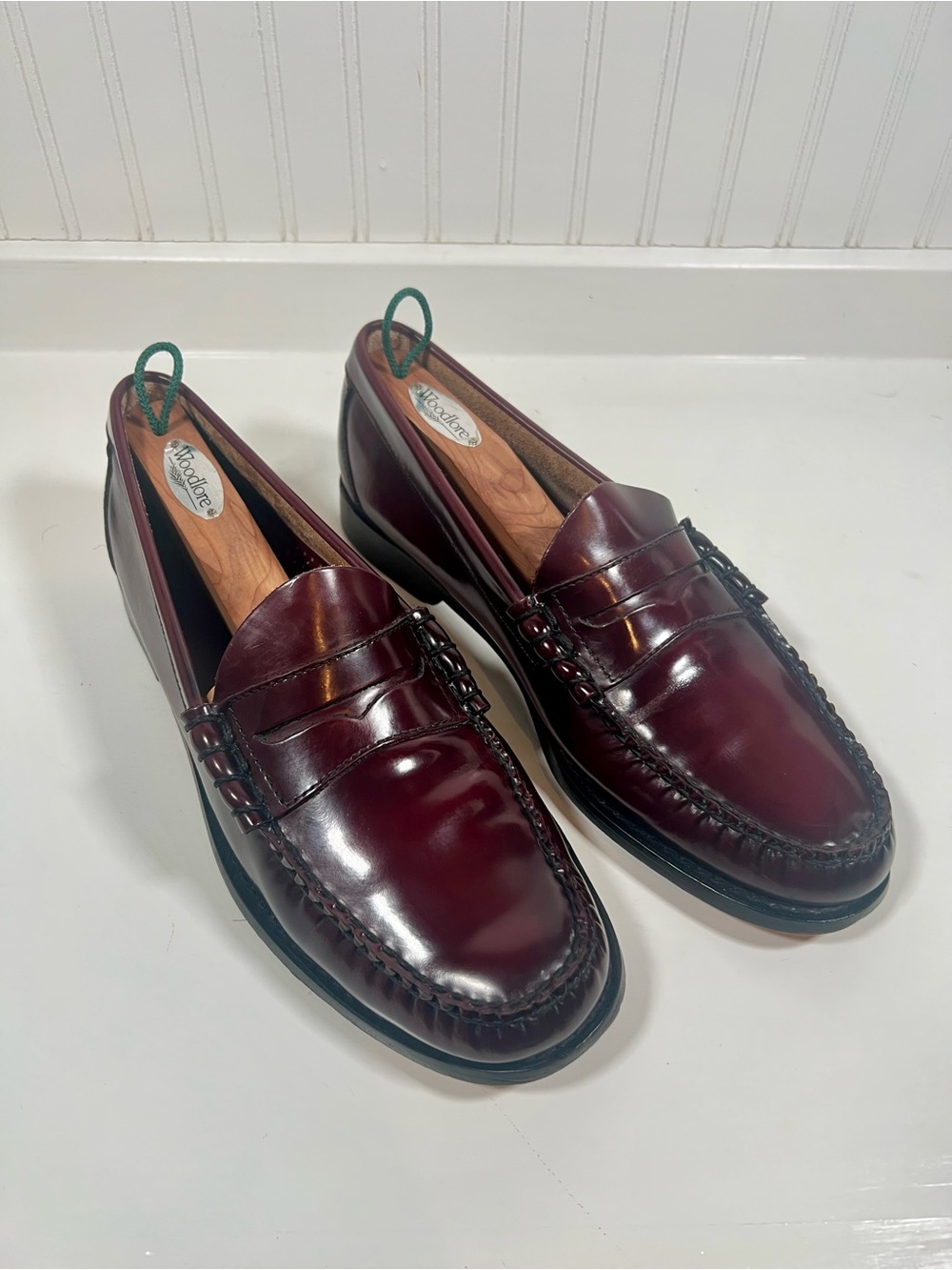 G.H. Bass Weejuns Burgundy Leather Penny Loafers – Men’s 9D